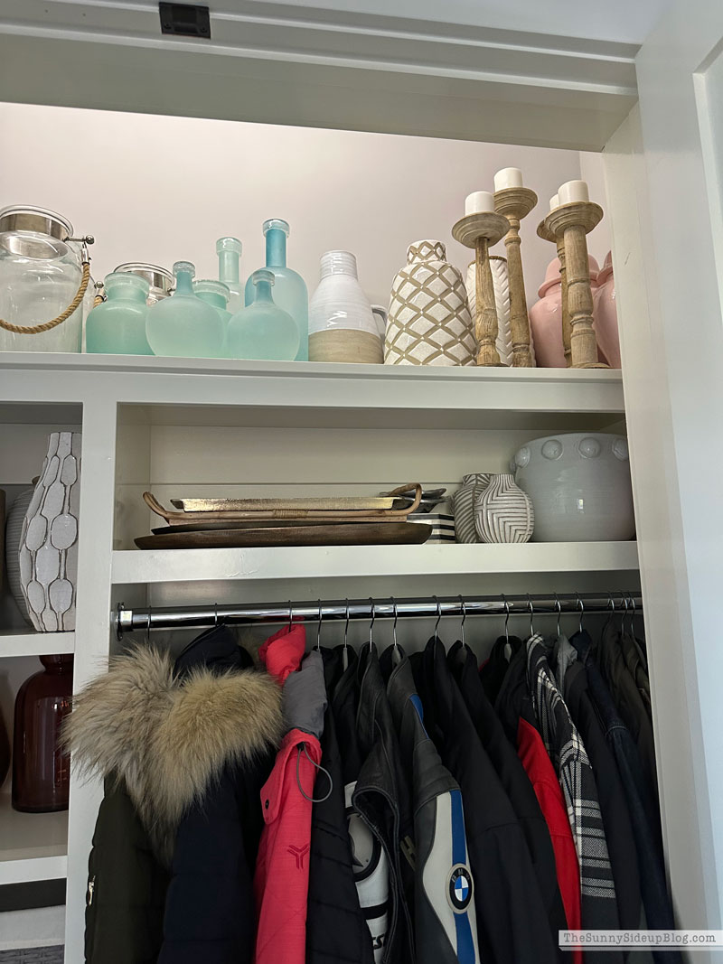 Organized Decor Closet (Sunny Lifestyles)