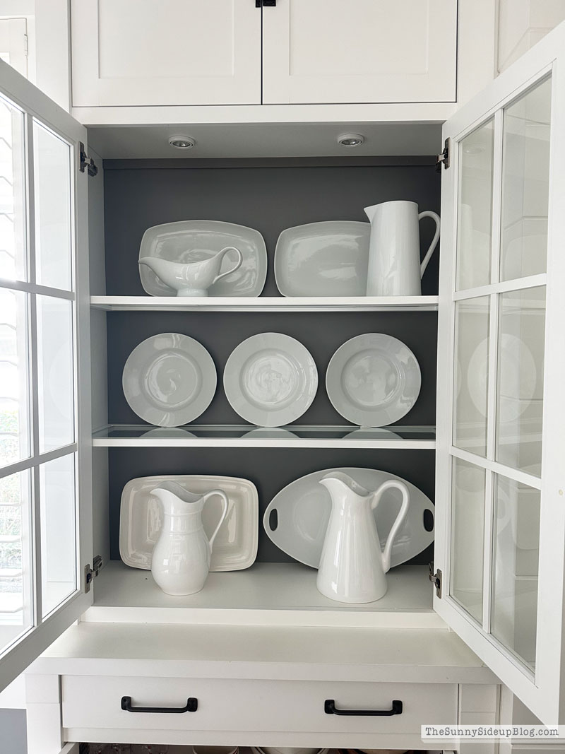 Organized Decor Closet (Sunny Lifestyles)