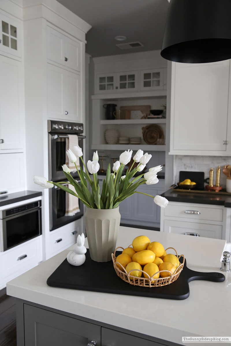 Spring Decorating (Sunny Lifestyles)