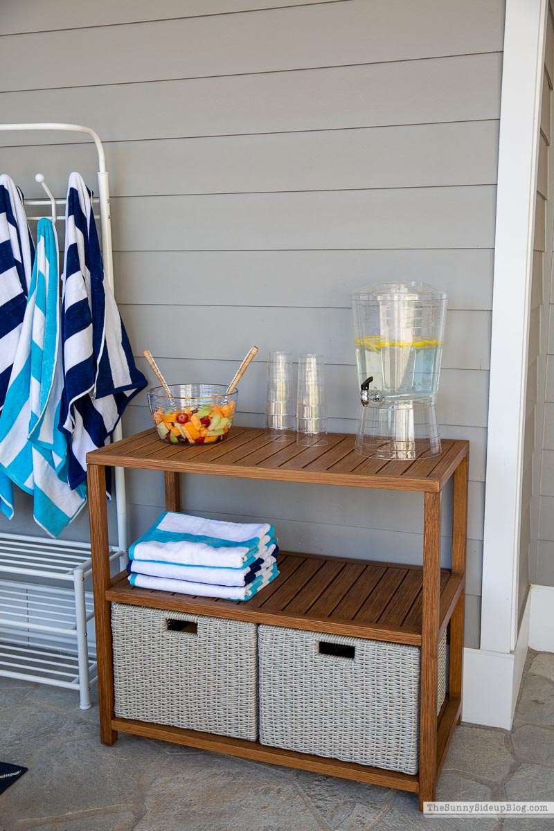 outdoor furniture (Sunny Lifestyles)