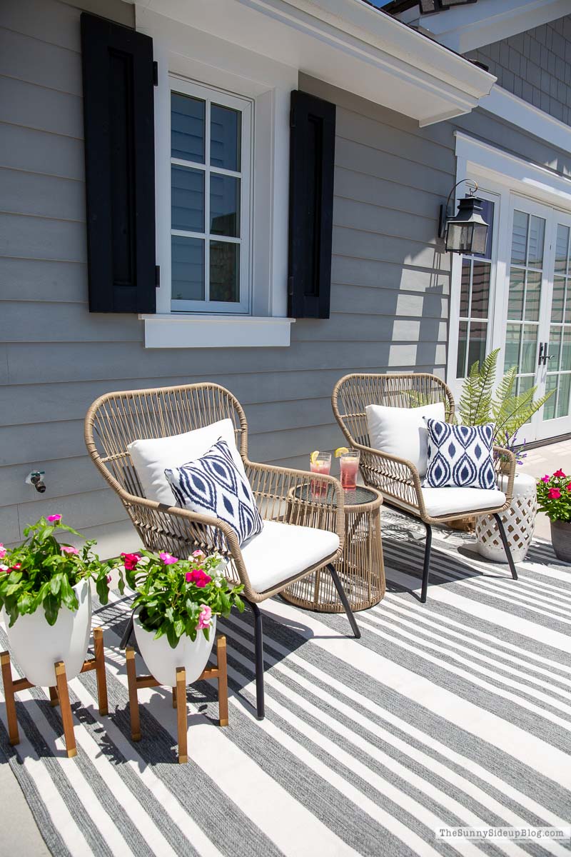Outdoor Favorites (Sunny Lifestyles)