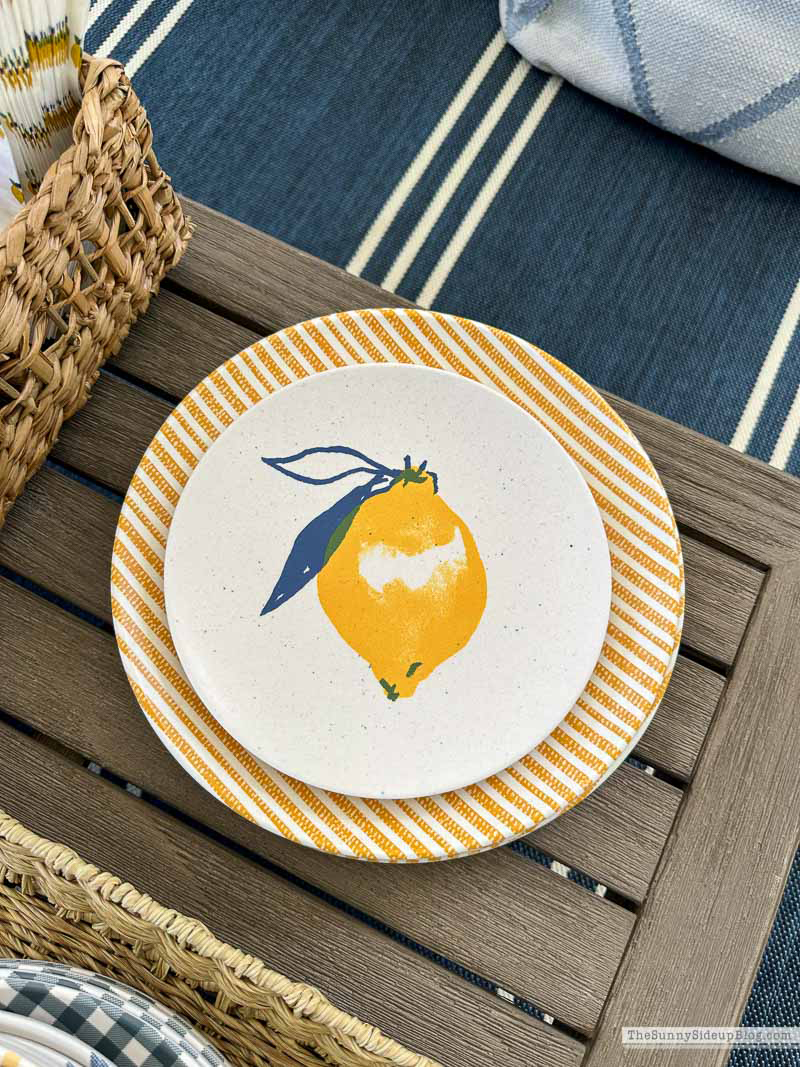 Outdoor Entertaining (Sunny Lifestyles)
