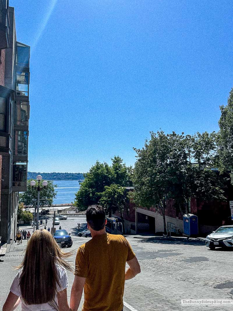 Seattle (Sunny Lifestyles)