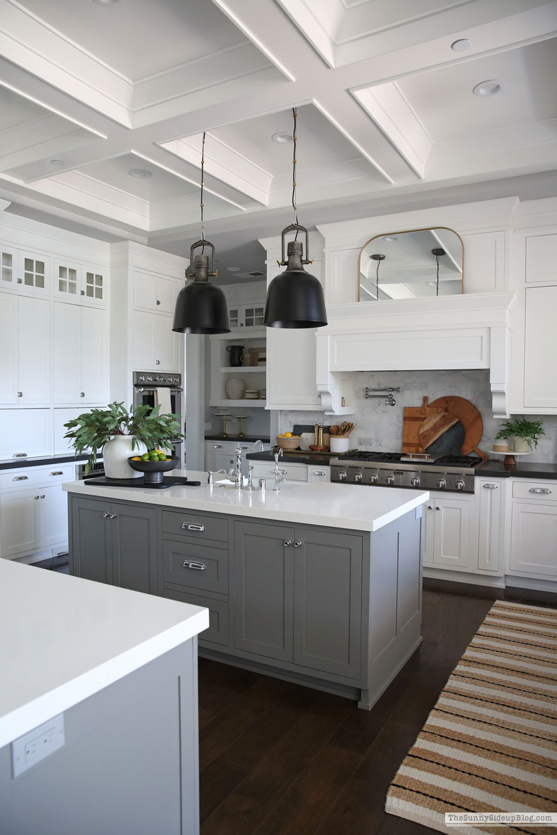 Summer Kitchen Decor (Sunny Lifestyles)