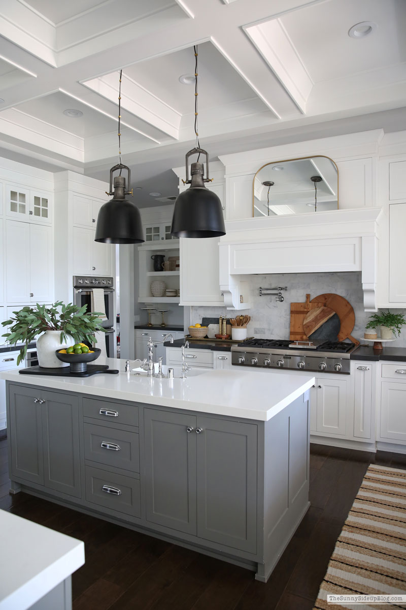 Summer Kitchen Decor (Sunny Lifestyles)