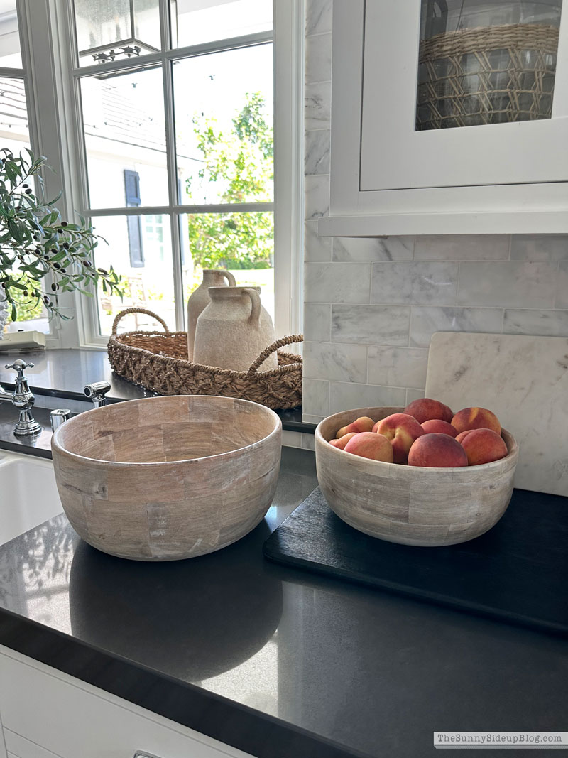 Summer Kitchen Decor (Sunny Lifestyles)
