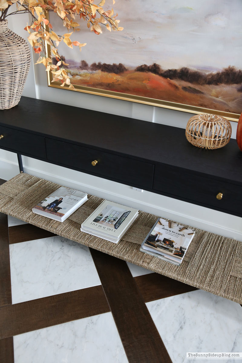 Fall Entry Table (Sunny Lifestyles)