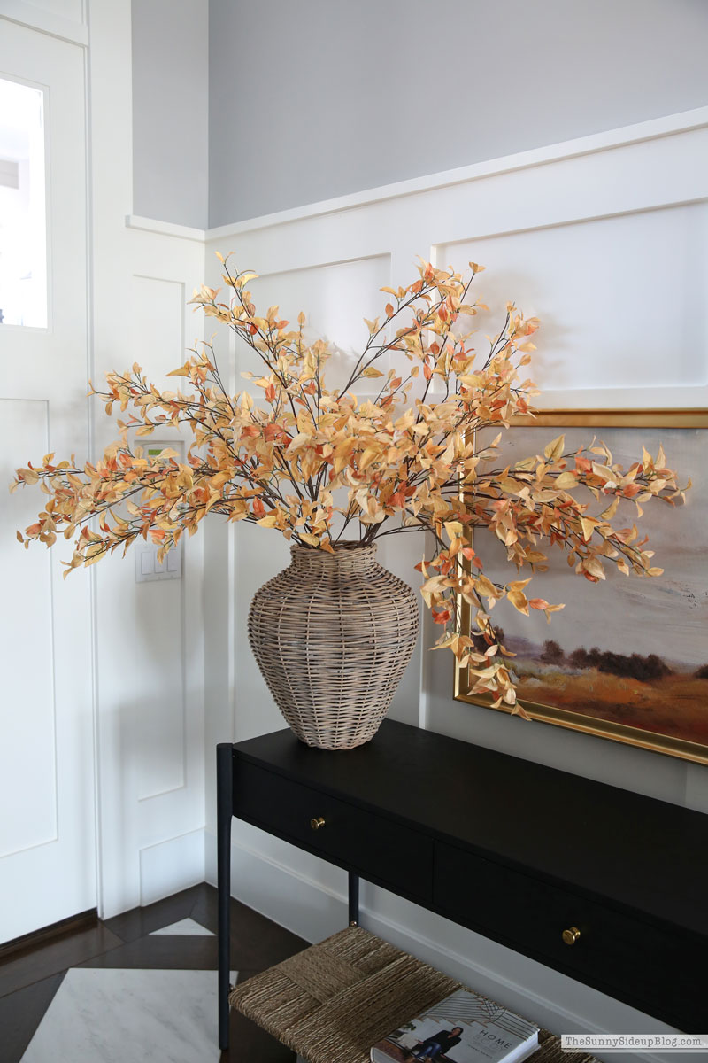Fall Entry Table (Sunny Lifestyles)