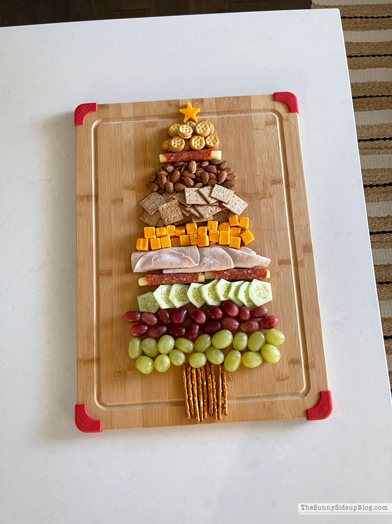 tree snack board (Sunny Lifestyles)