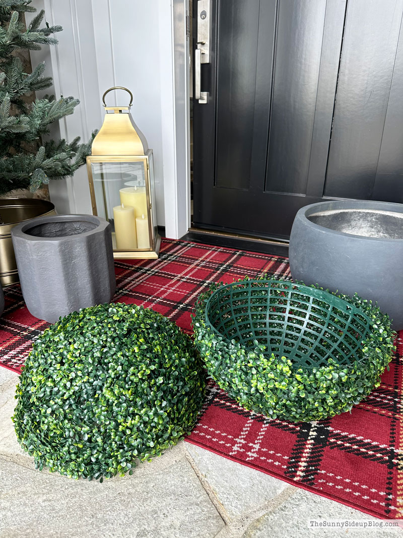 Valentine's Day Porch (Sunny Lifestyles)