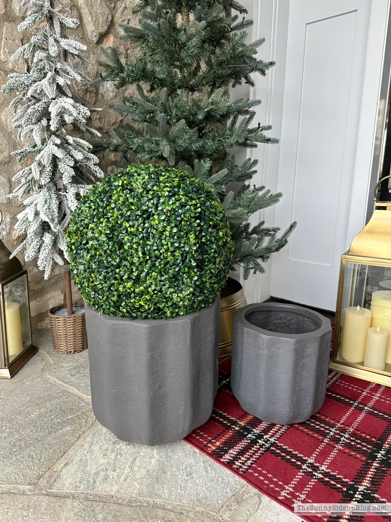 Valentine's Day Porch (Sunny Lifestyles)