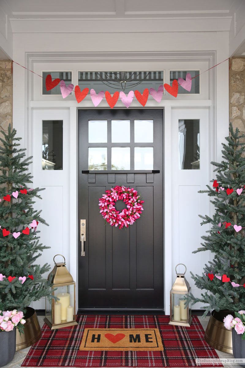 Valentine's Day Porch (Sunny Lifestyles)