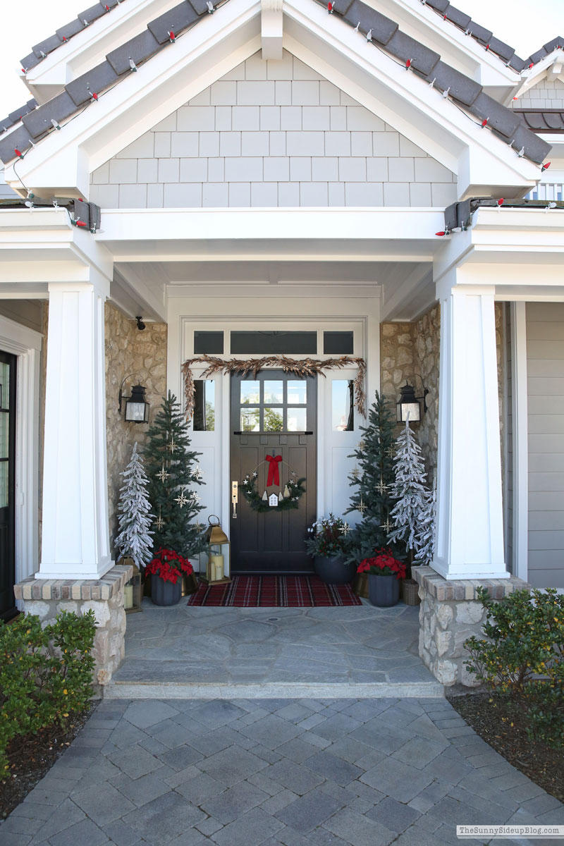 Valentine's Day Porch (Sunny Lifestyles)