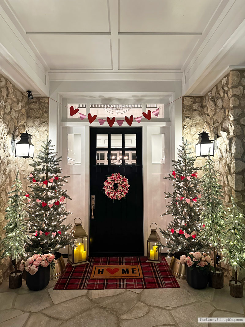 Valentine's Day Porch (Sunny Lifestyles)