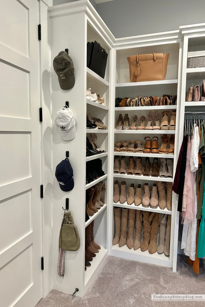 Closet with Hat Hooks (Sunny Lifestyles)