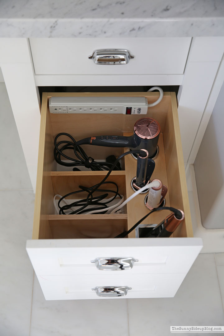 Organized Drawers (Sunny Lifestyles)