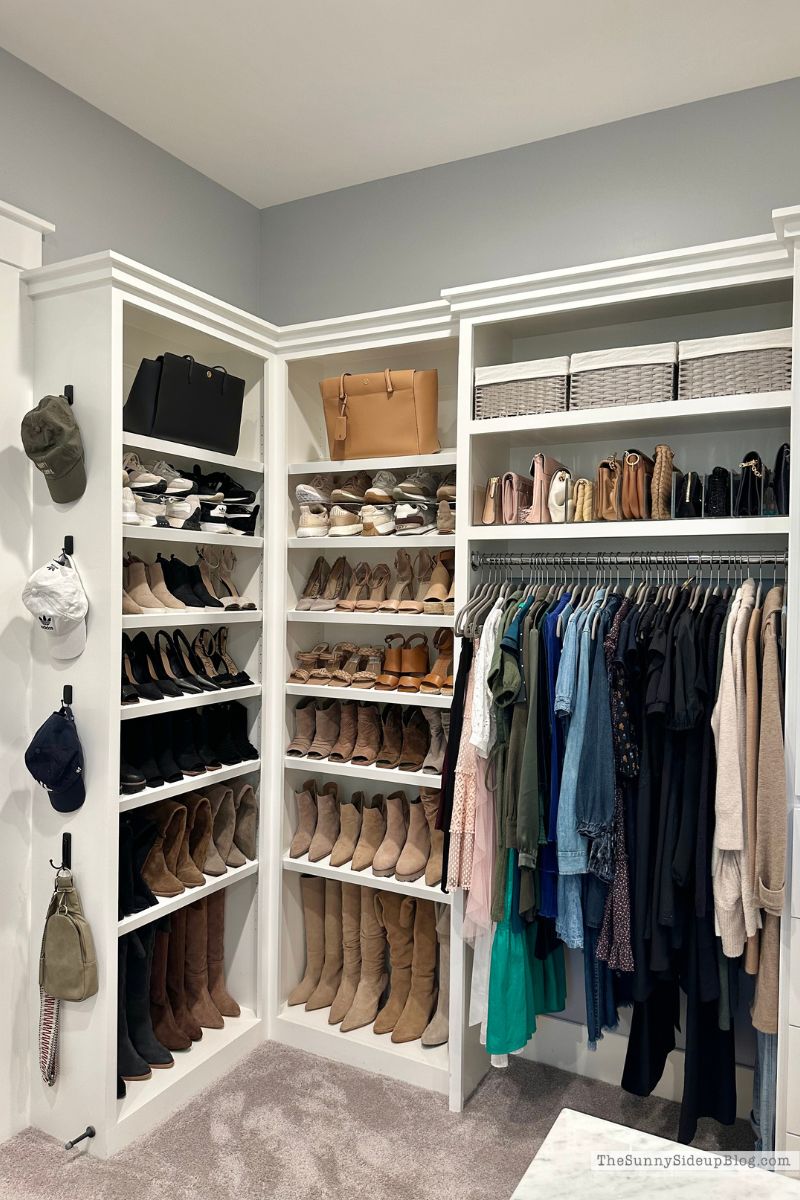 Closet (Sunny Lifestyles)