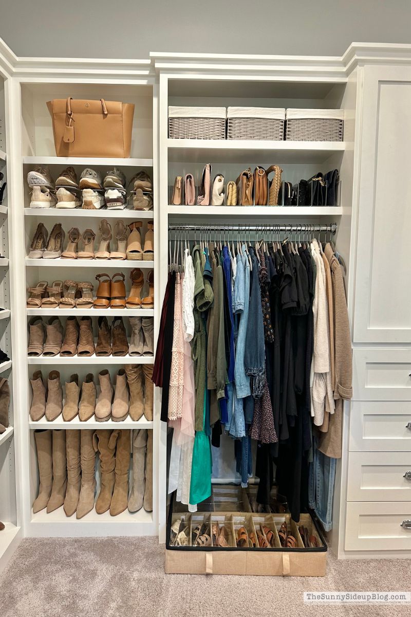 Closet (Sunny Lifestyles)