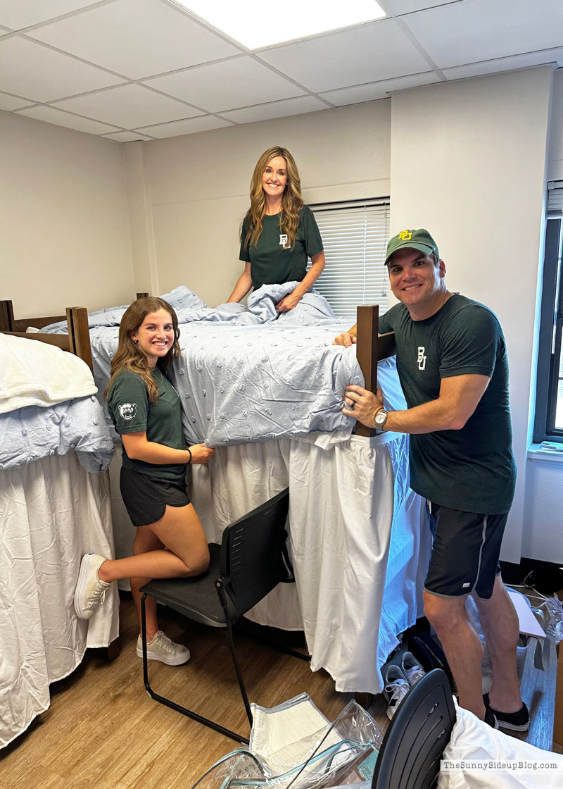 College Move In (Sunny Lifestyles Blog)