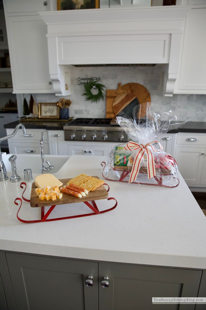 Saturday 6 - Holiday Gifts/Decorating (Sunny Lifestyles)