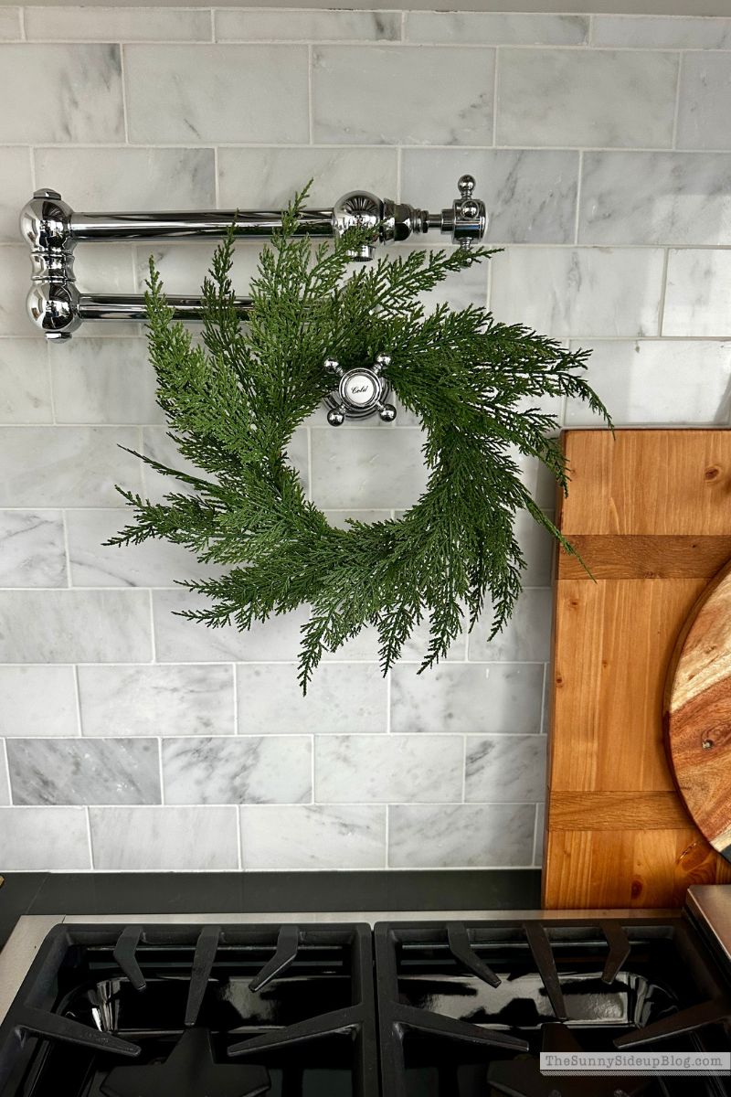 Saturday 6 - Holiday Gifts/Decorating (Sunny Lifestyles)