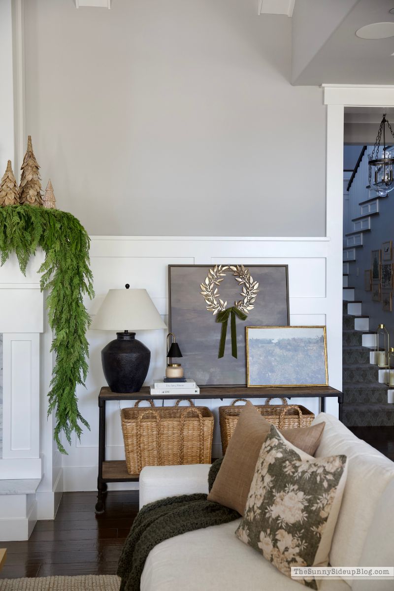Christmas Family Room (Sunny Lifestyles)