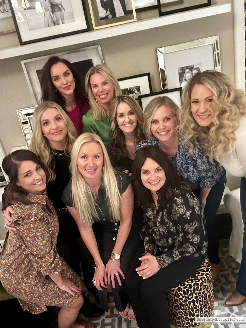 Friendsgiving (Sunny Lifestyles)