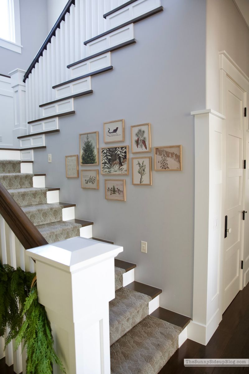 Holiday Gallery Wall (Sunny Lifestyles)