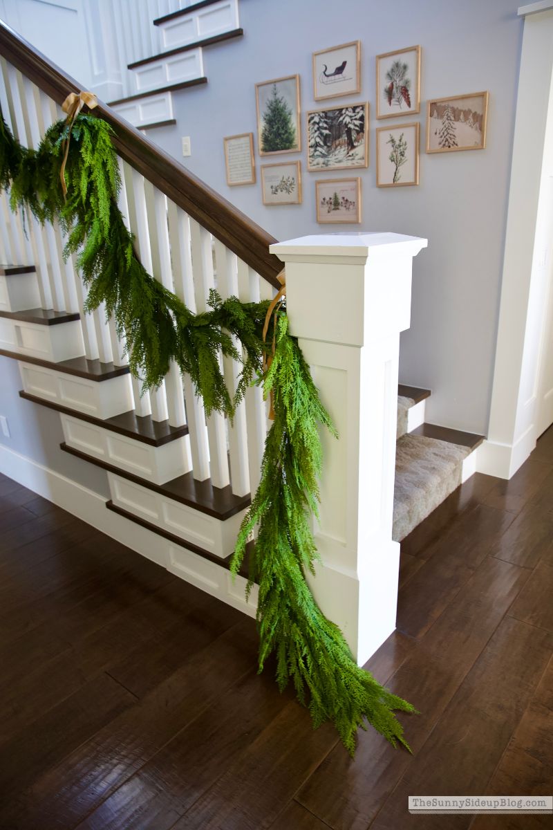 Stair Garland (Sunny Lifestyles)