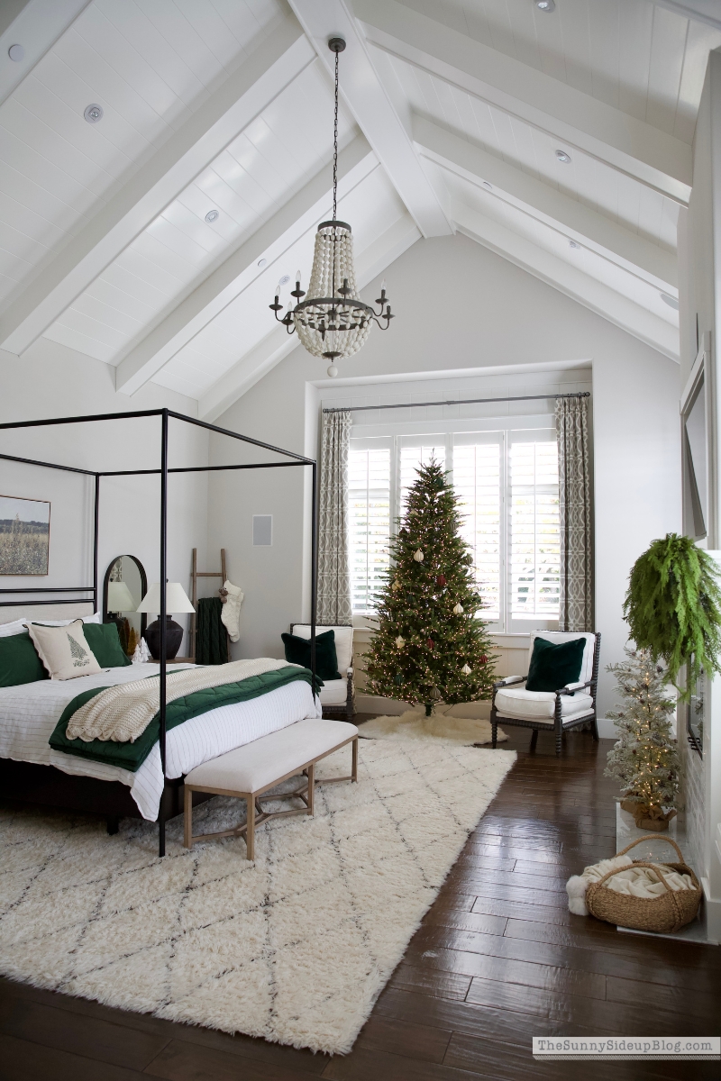 Christmas Bedroom (Sunny Lifestyles)