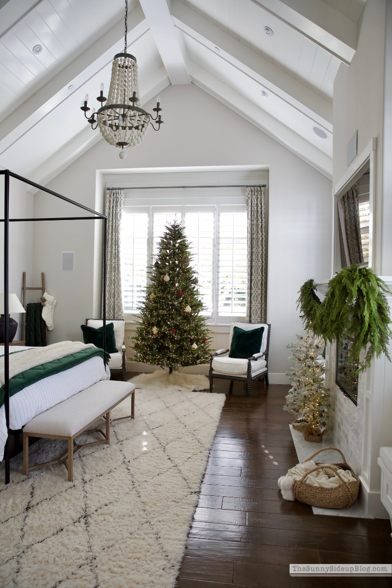 Christmas Bedroom (Sunny Lifestyles)