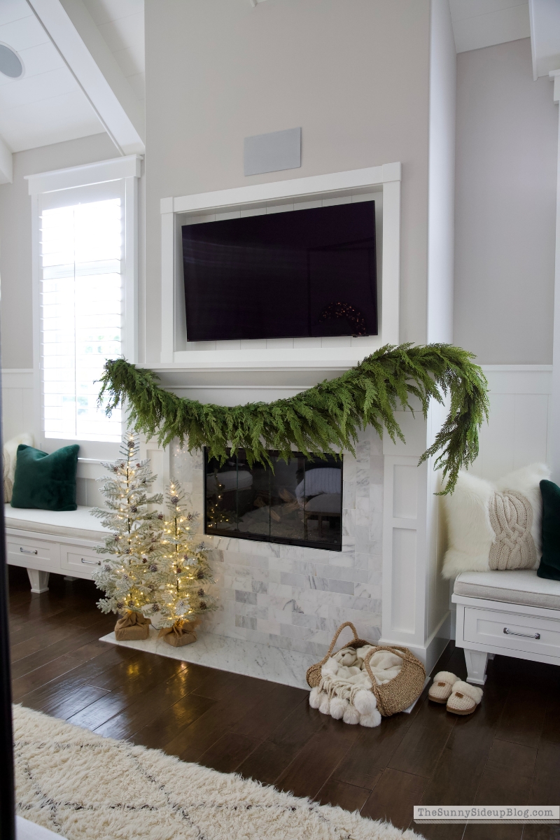 Christmas Bedroom (Sunny Lifestyles)