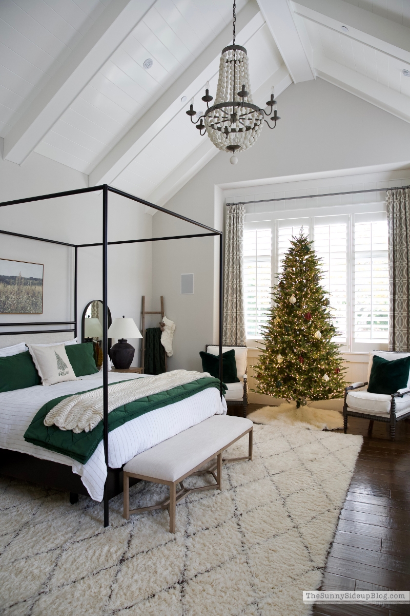 Christmas Bedroom (Sunny Lifestyles)