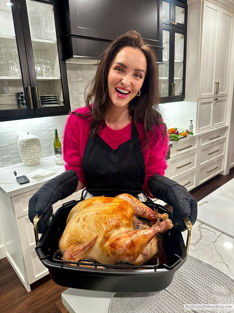 Friendsgiving (Sunny Lifestyles)