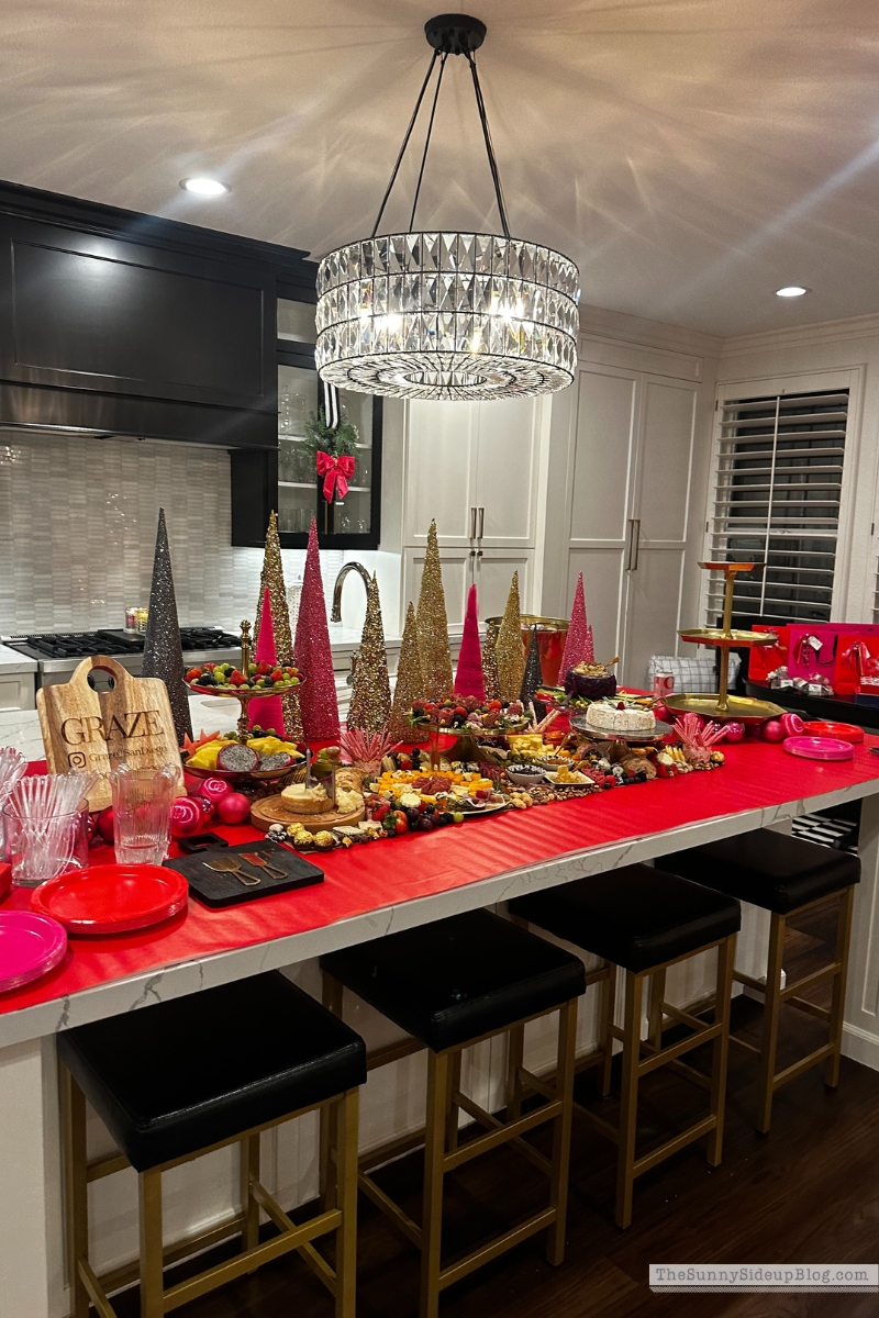 Favorite Things Party (Sunny Lifestyles)