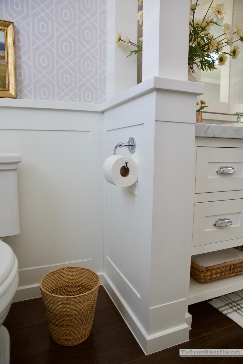 Spring Powder Bathroom (Sunny Lifestyles)