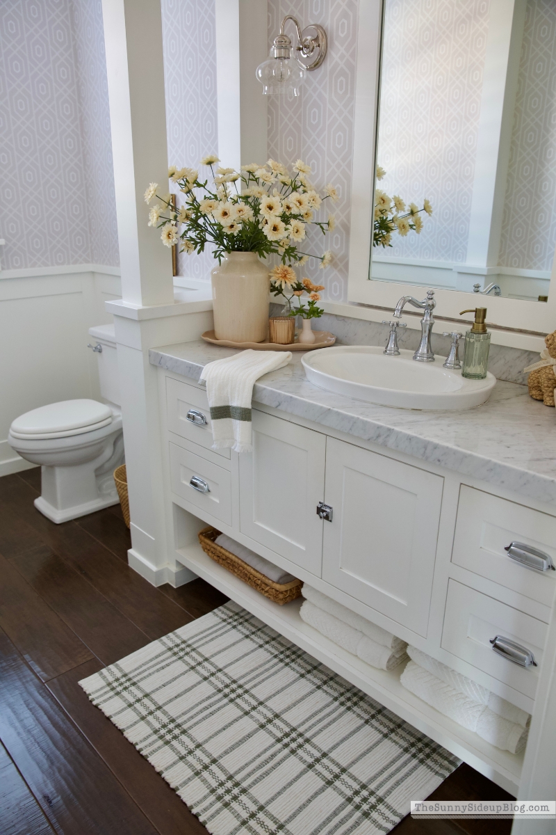 Spring Powder Bathroom (Sunny Lifestyles)