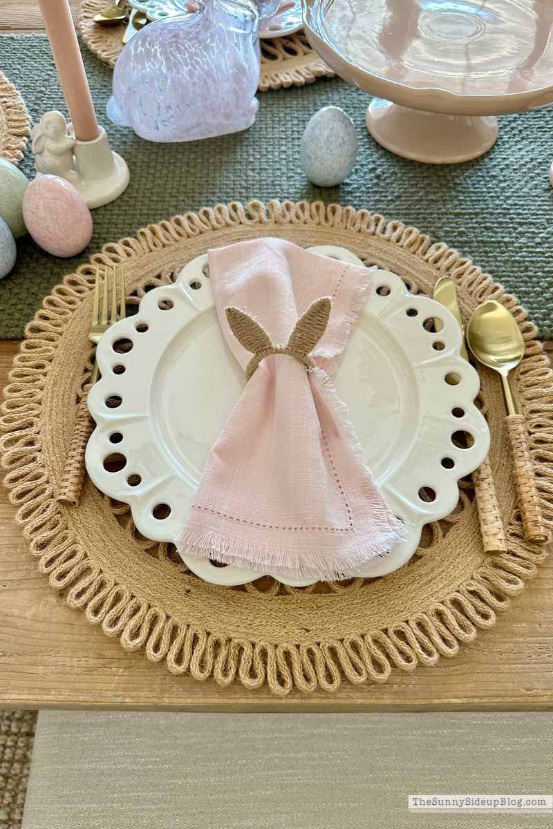 Easter Table (Sunny Lifestyles)