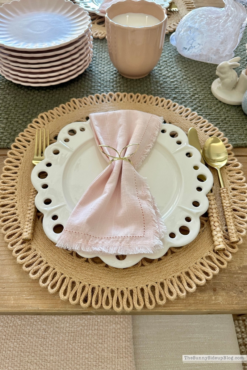 Easter Table (Sunny Lifestyles)