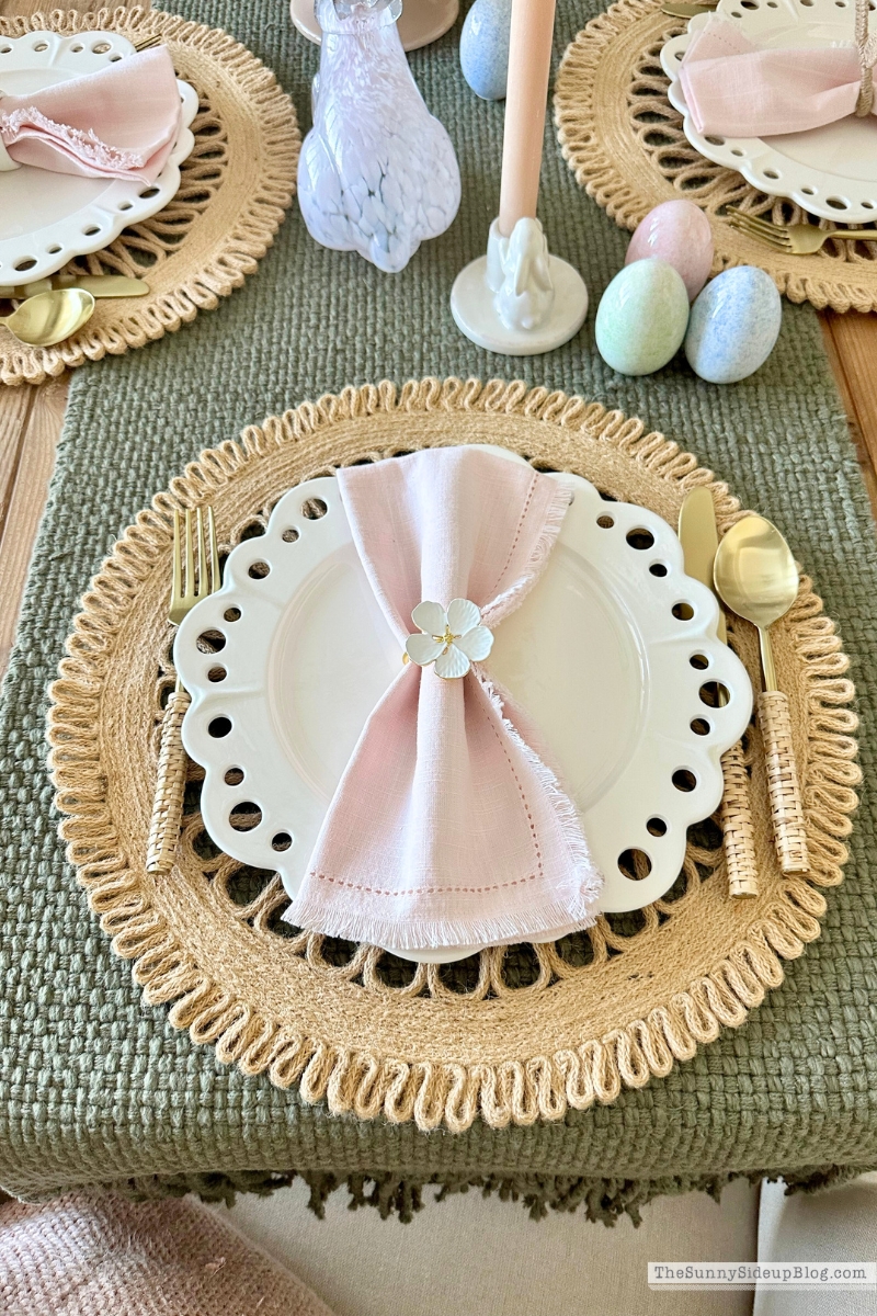 Easter Table (Sunny Lifestyles)