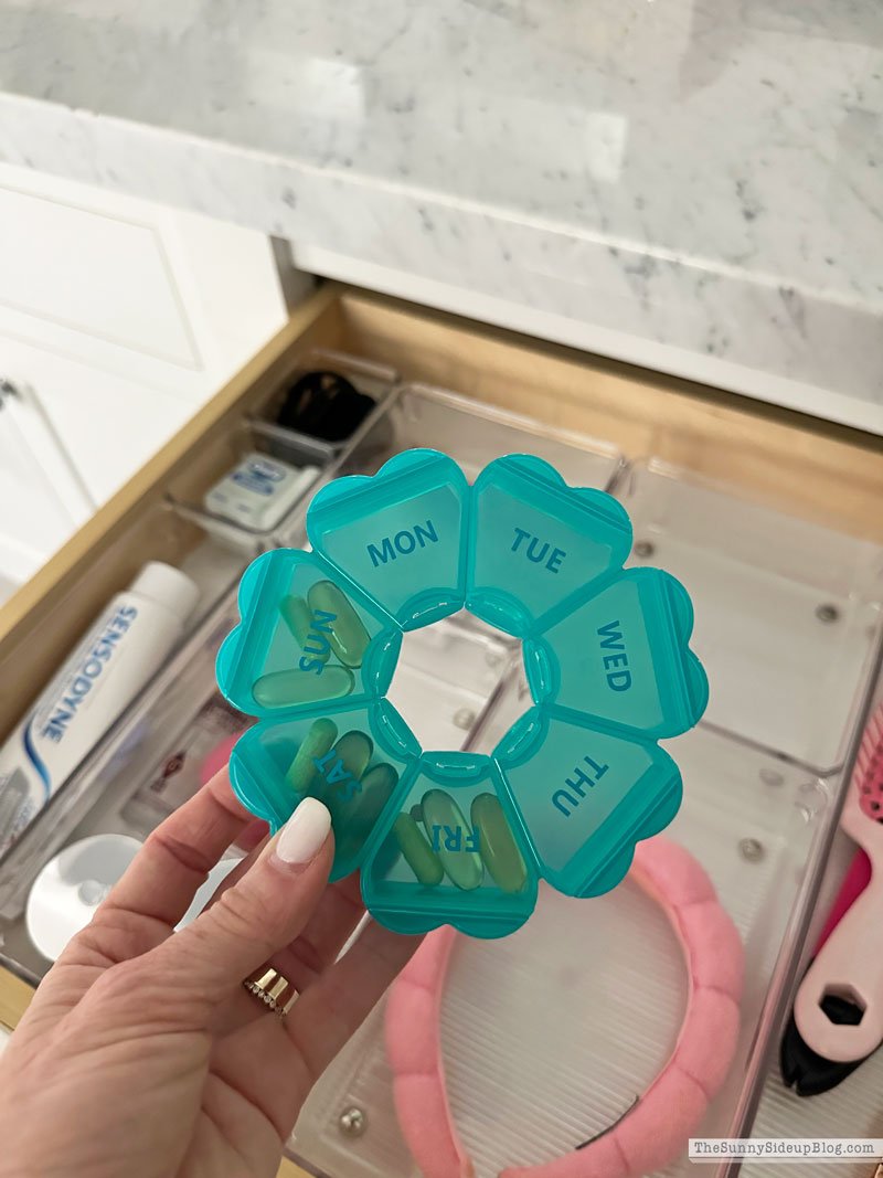 Organized Bathroom Drawers (Sunny Lifestyles)