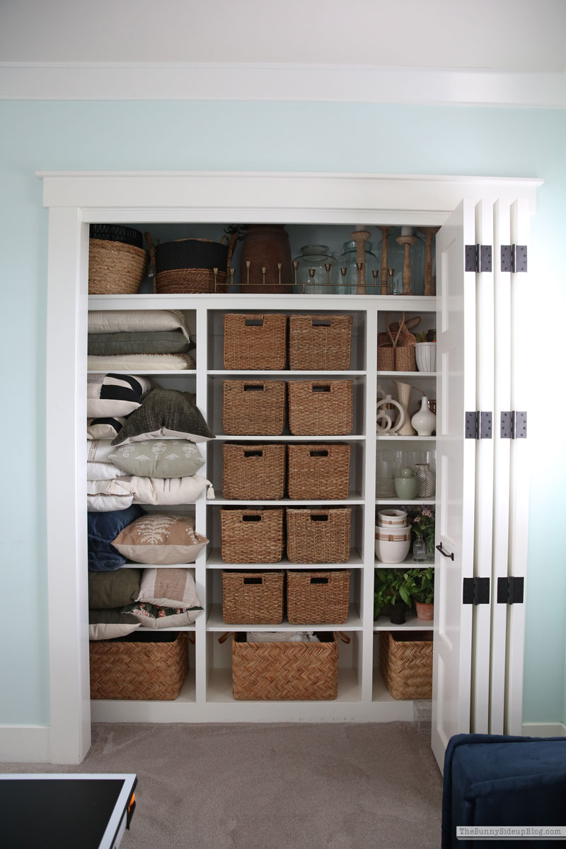 Organized Closet (Sunny Lifestyles)