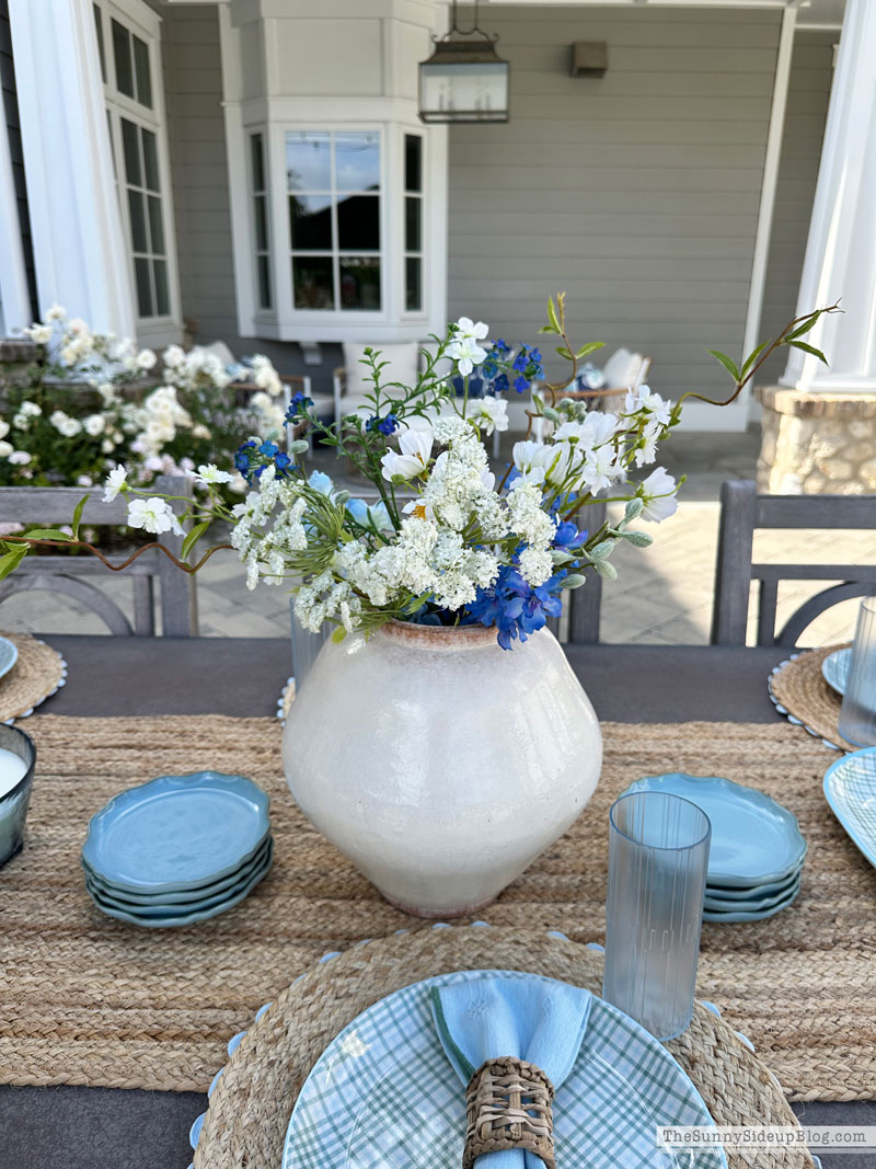 Summer Hosting (Sunny Lifestyles)