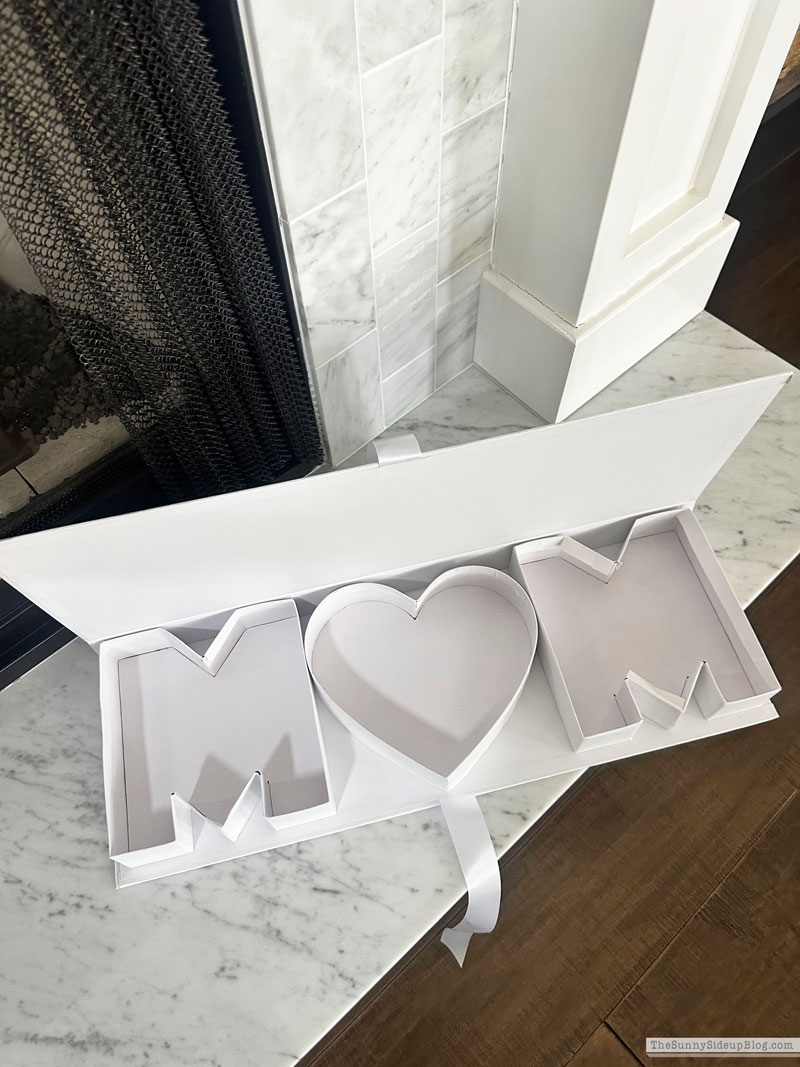 Mother's Day (Sunny Lifestyles)