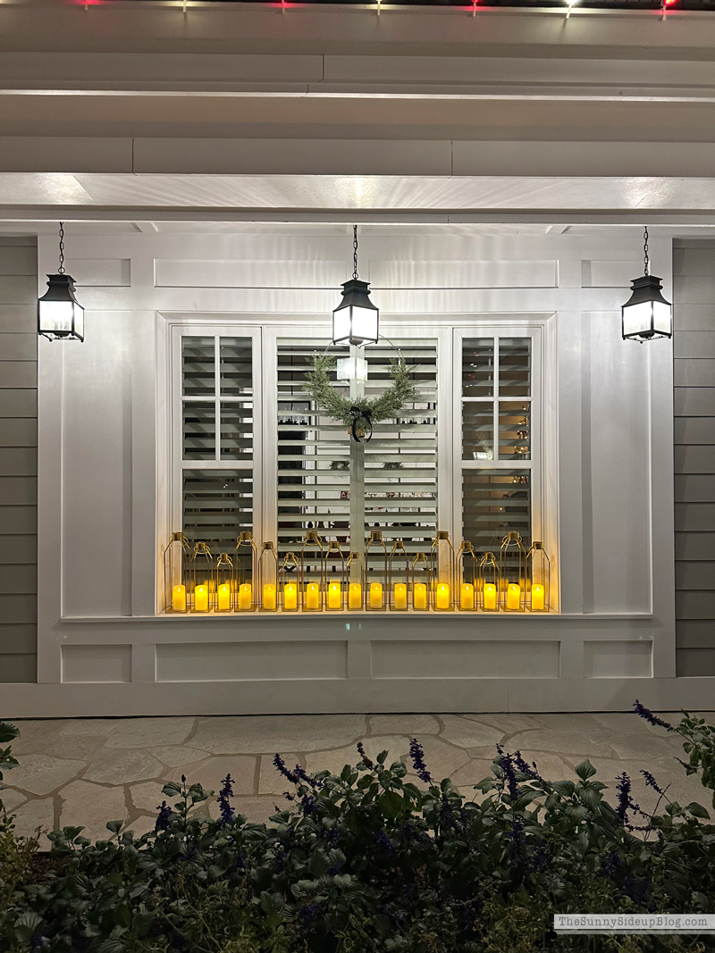 Holiday Bow Porch (Sunny Side Up)