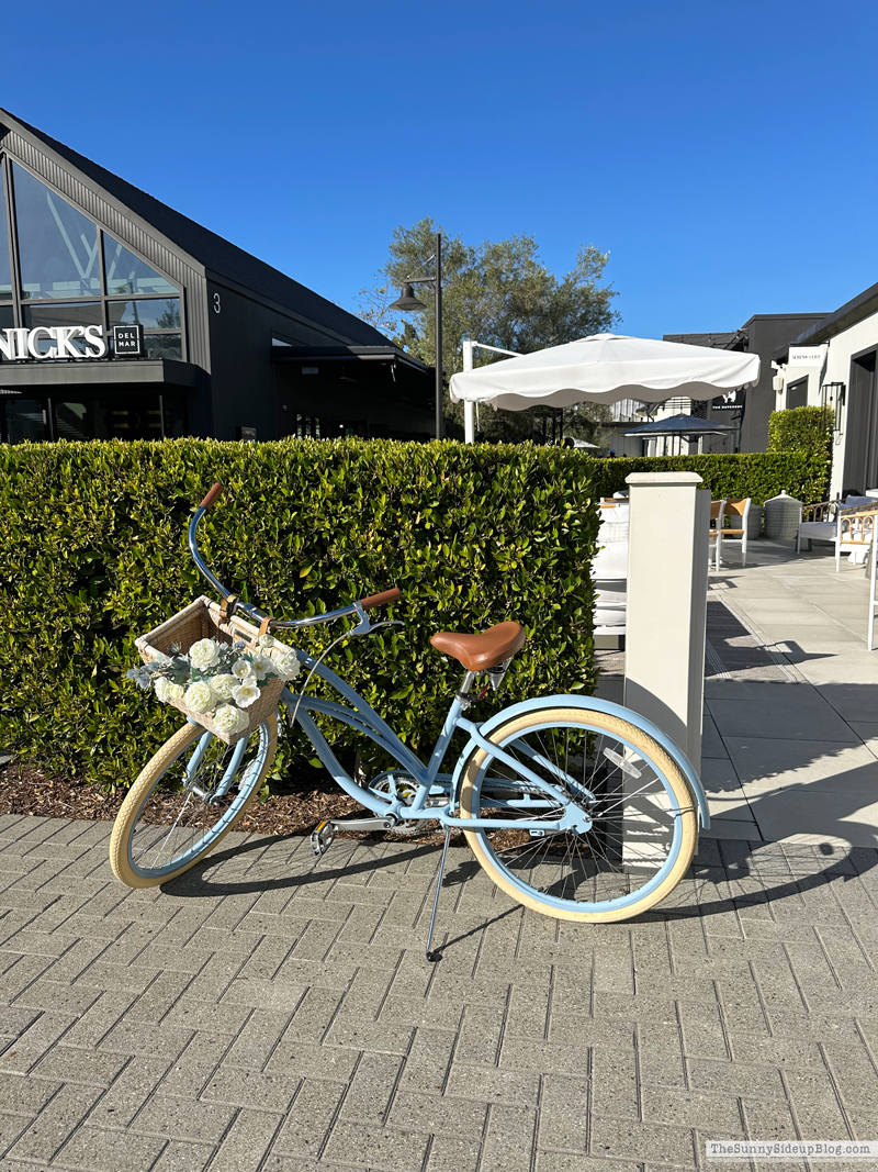 Spring Easter Table (Sunny Side Up)
